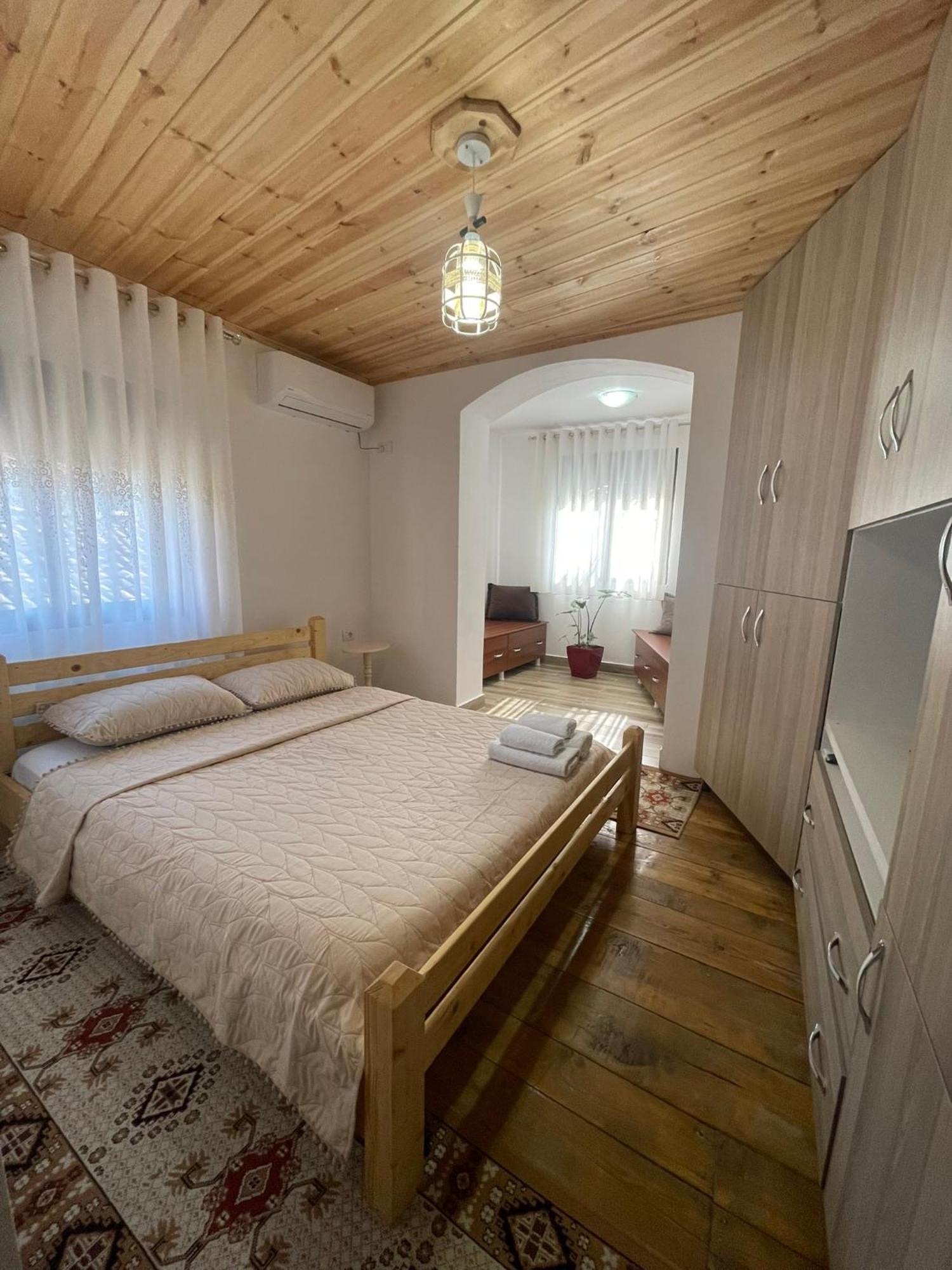 Guesthouse Kroi City Center Berat Eksteriør billede