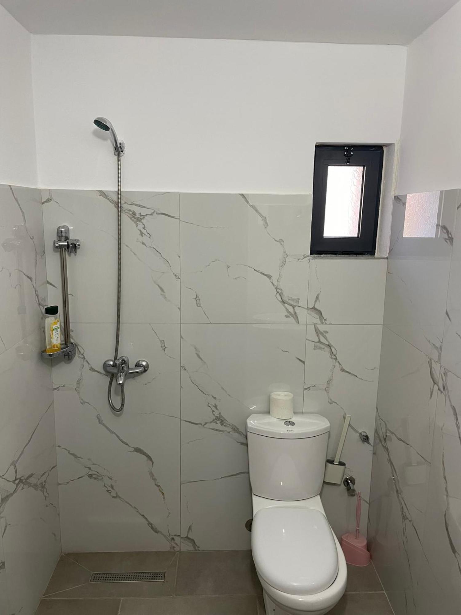 Guesthouse Kroi City Center Berat Eksteriør billede