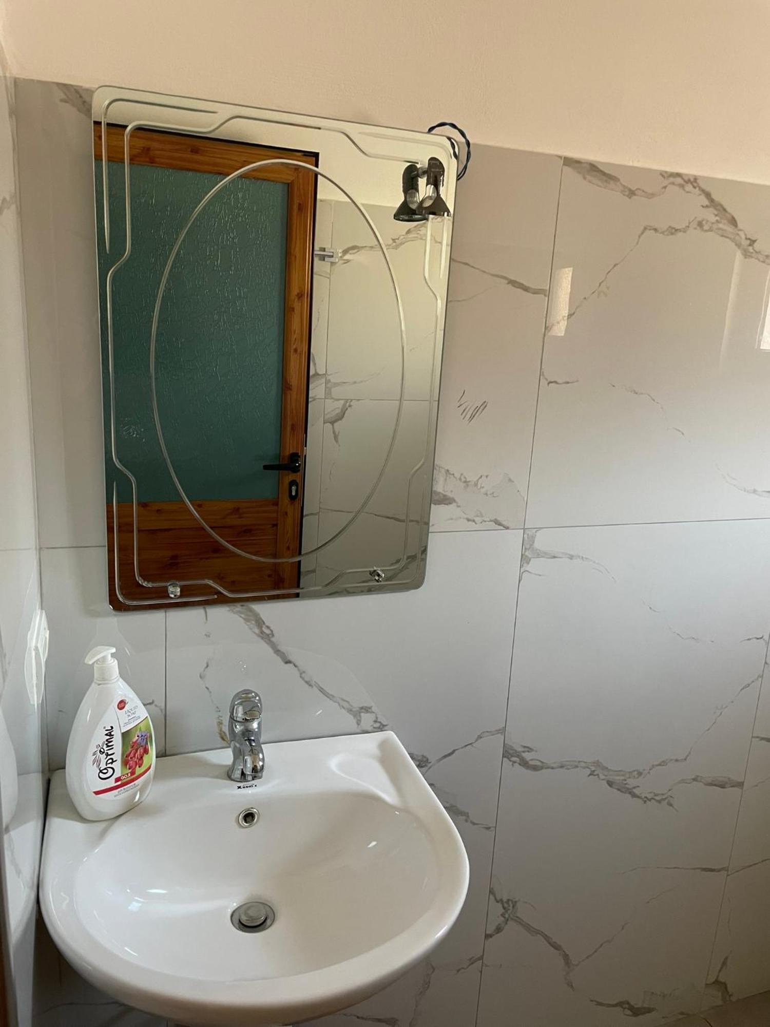 Guesthouse Kroi City Center Berat Eksteriør billede