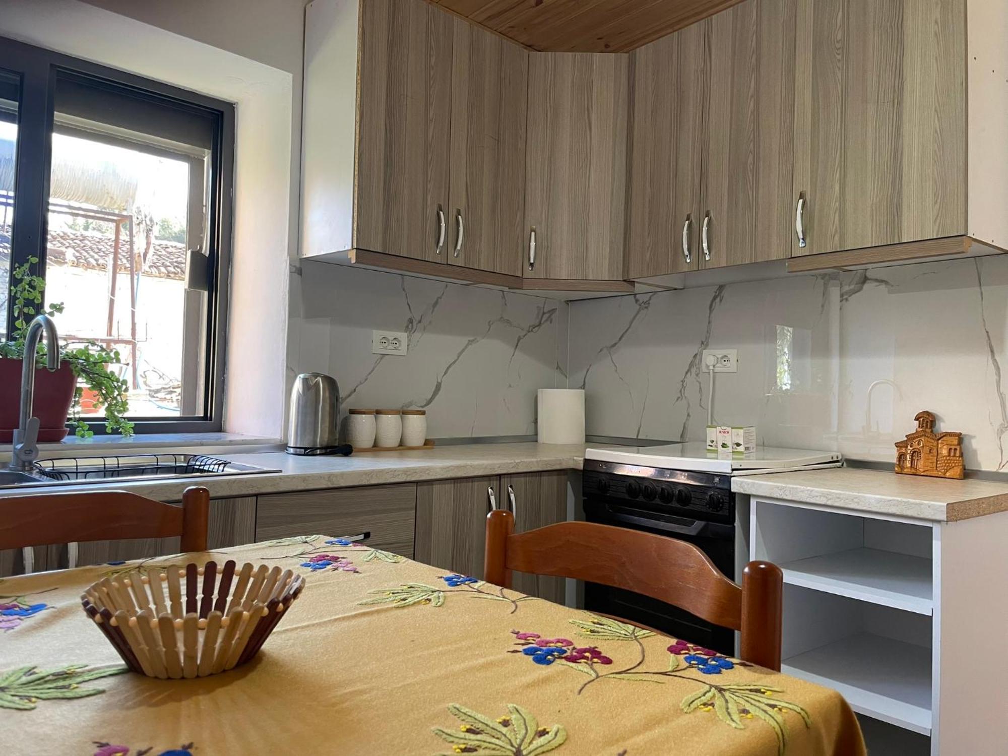 Guesthouse Kroi City Center Berat Eksteriør billede